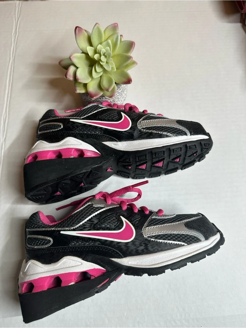 Nike Black and Pink Women's Athletic Running Shoes